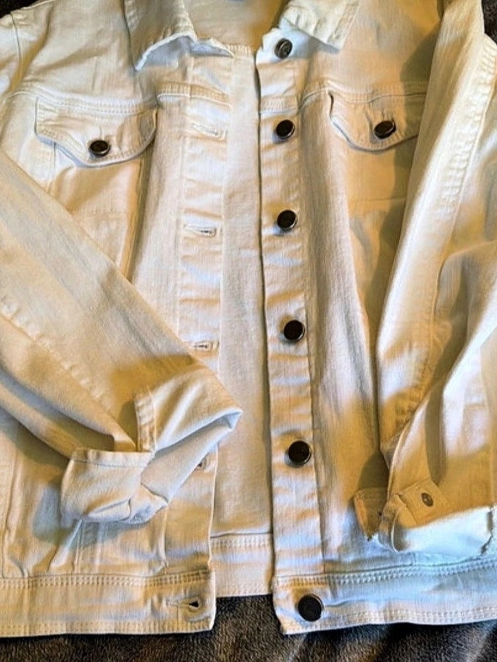 1822 Denim Classic Denim Trucker Jacket White Medium